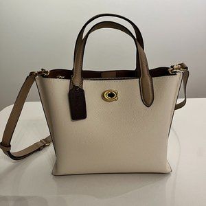 Coach Willow Tote 24